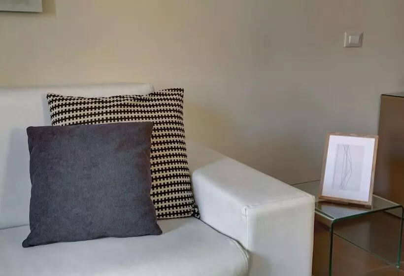 Colosseo Gardens   My Extra Home