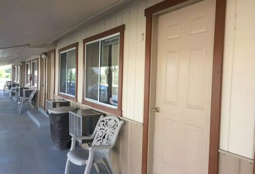 Crimson Hills Motel