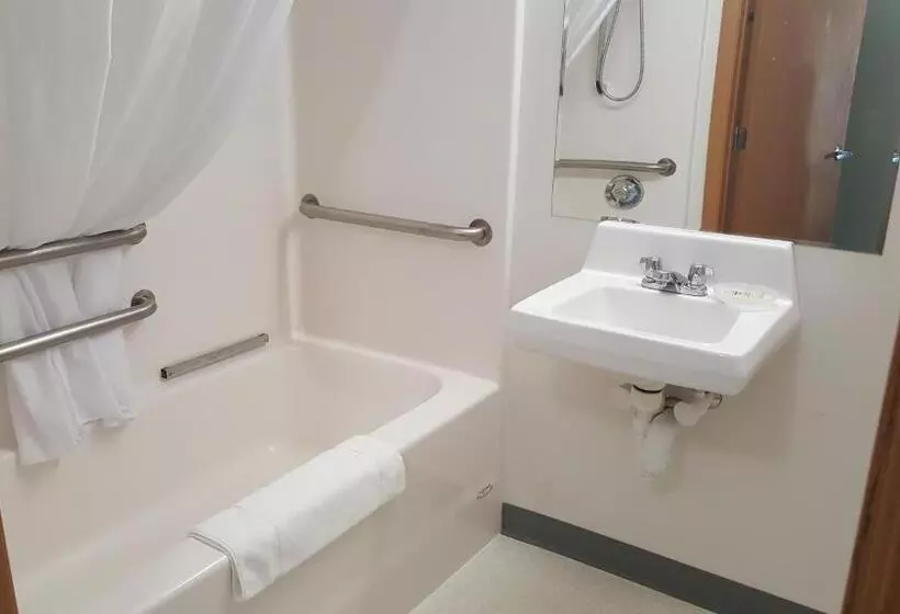 ホテル Amerivu Inn And Suites New Richmond