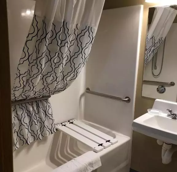 ホテル Amerivu Inn And Suites New Richmond