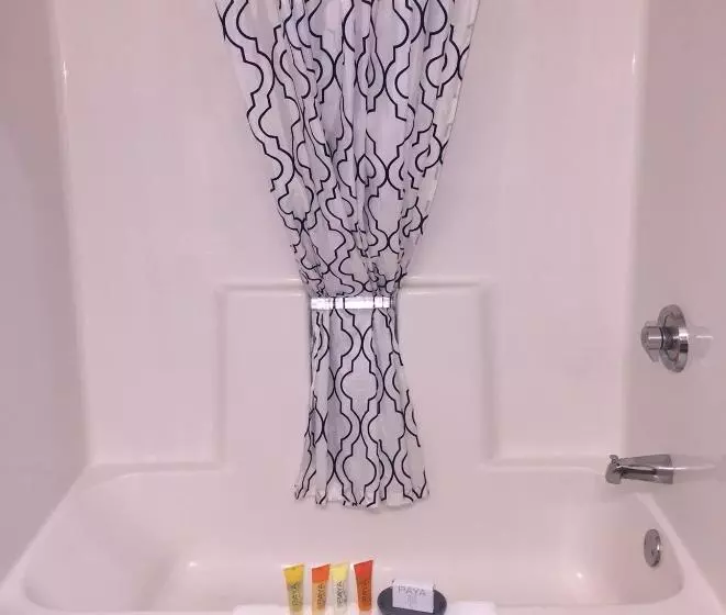 ホテル Amerivu Inn And Suites New Richmond