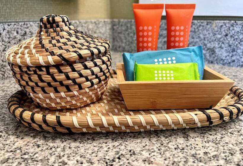 Отель Beach House Dewey