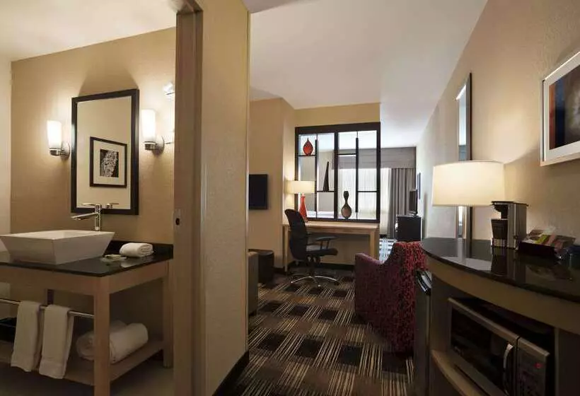 ホテル Holiday Inn Express Miami Airport Blue Lagoon Area, An Ihg