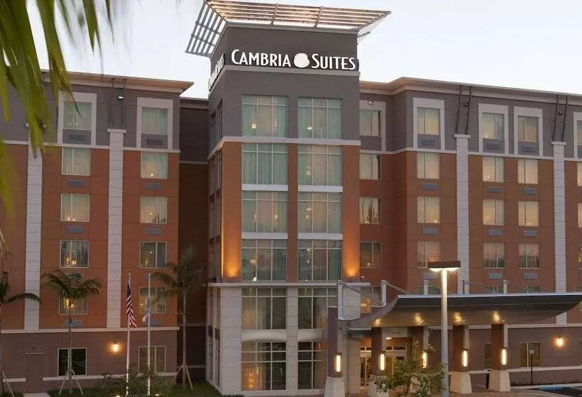 ホテル Holiday Inn Express Miami Airport Blue Lagoon Area, An Ihg