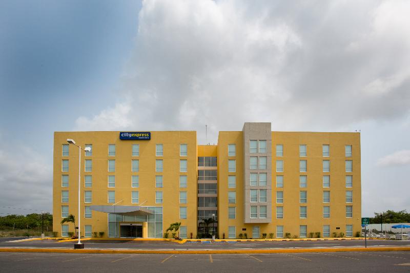 هتل City Express By Marriott Chetumal