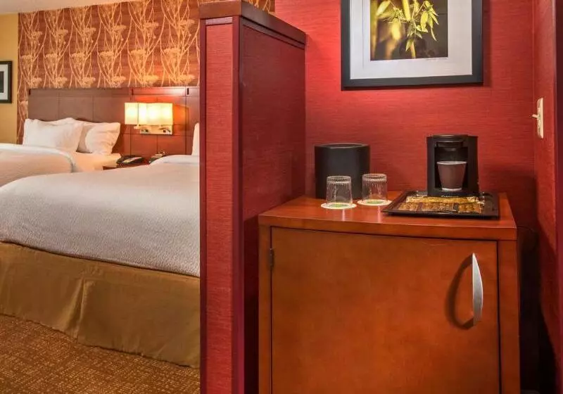 Отель Courtyard By Marriott Glassboro Rowan University