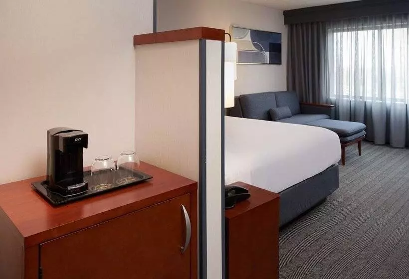 Отель Courtyard By Marriott Glassboro Rowan University