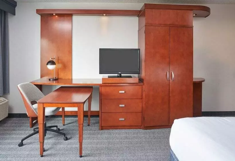 Отель Courtyard By Marriott Glassboro Rowan University