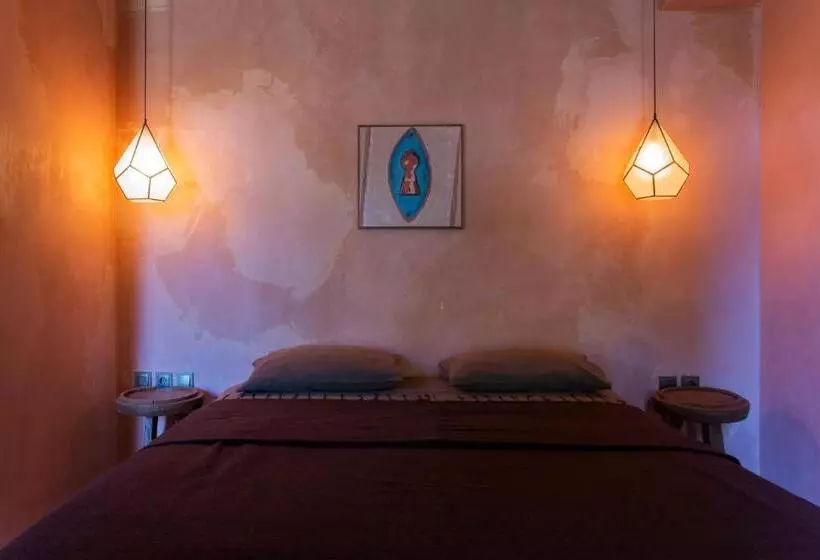 בית מלון כפרי Life Gallery