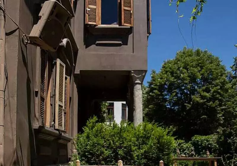 בית מלון כפרי Life Gallery