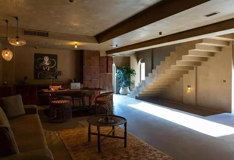 בית מלון כפרי Life Gallery