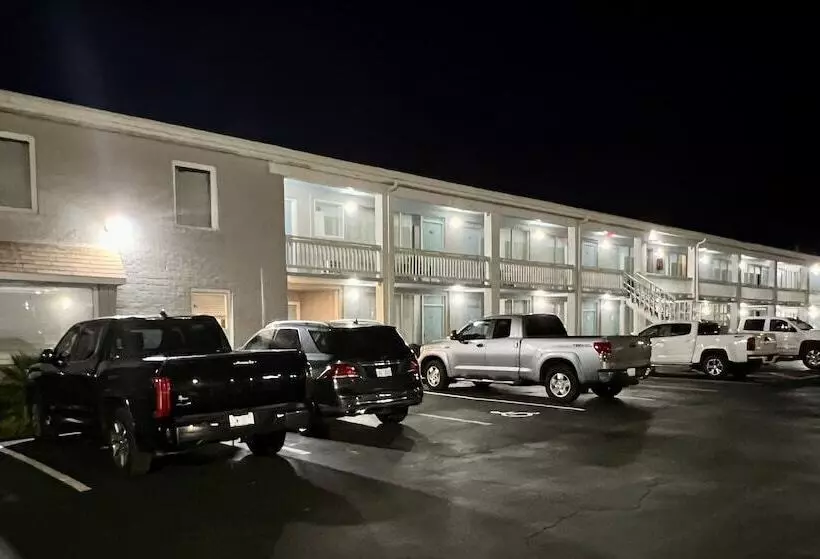 ホテル Oceanview Inn  Emerald Isle