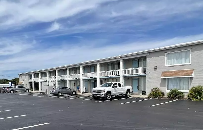 ホテル Oceanview Inn  Emerald Isle