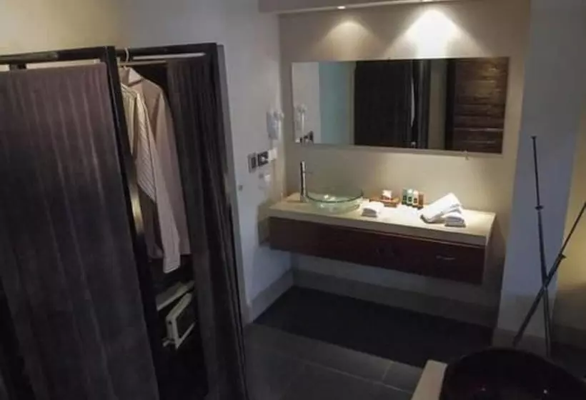 Prodeo Hotel + Lounge