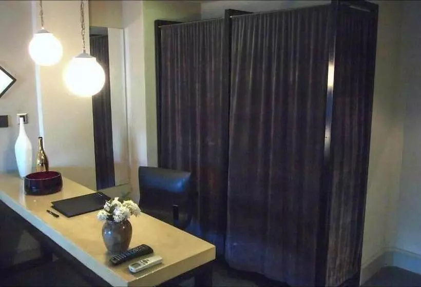 Prodeo Hotel + Lounge