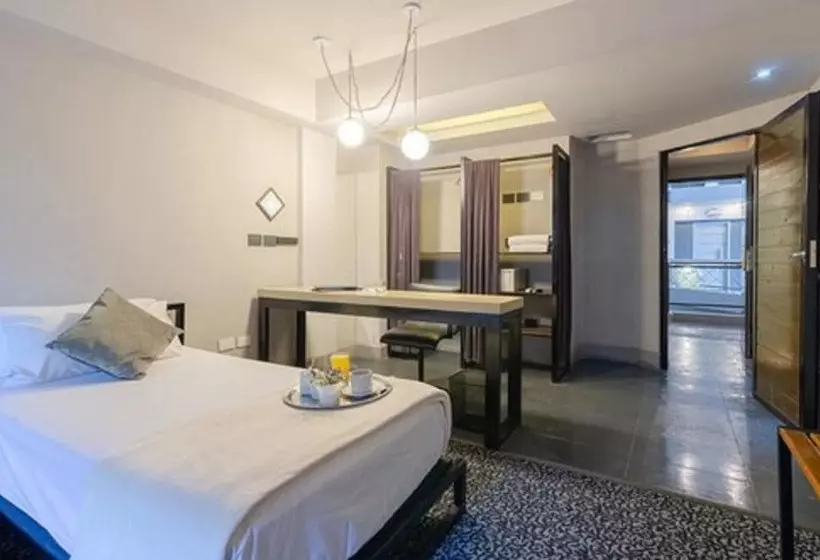 Prodeo Hotel + Lounge