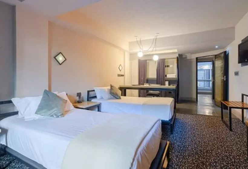 Prodeo Hotel + Lounge