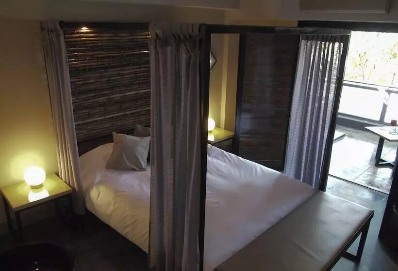 Prodeo Hotel + Lounge