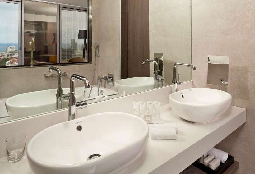 Отель The Level At Melia Barcelona Sky