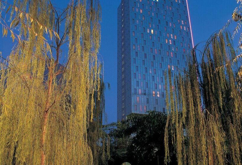 Отель The Level At Melia Barcelona Sky