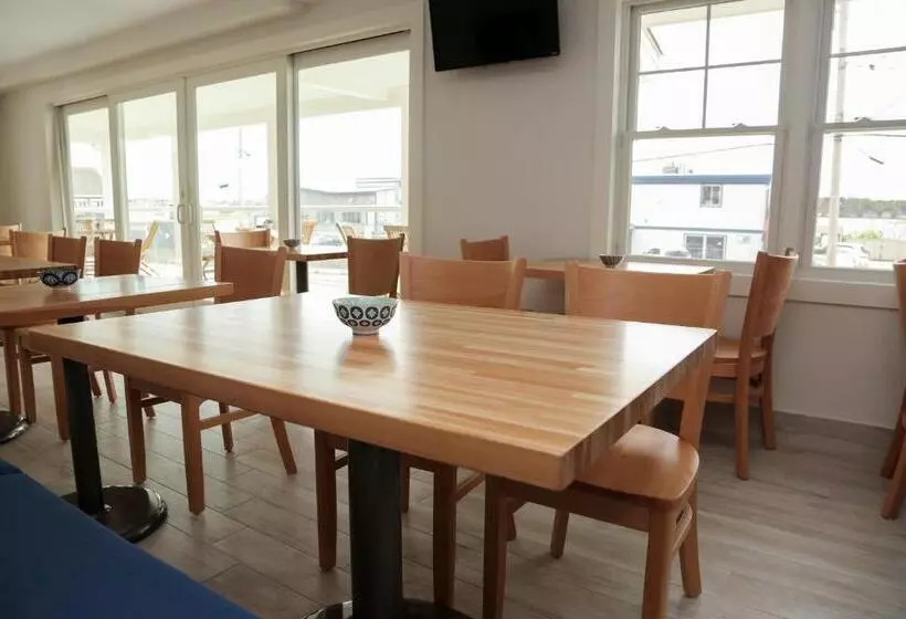 ホテル The Sea Breeze Inn