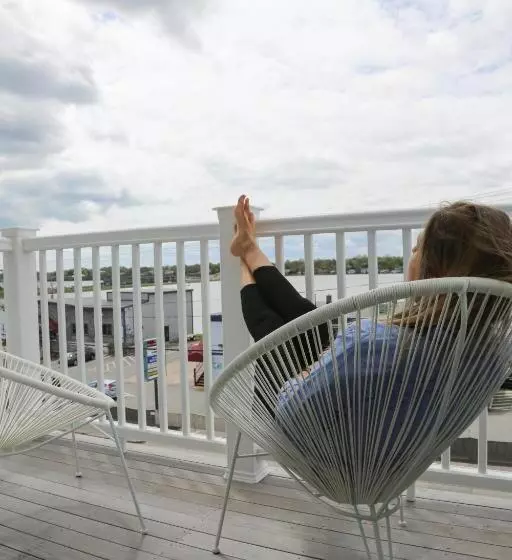 ホテル The Sea Breeze Inn