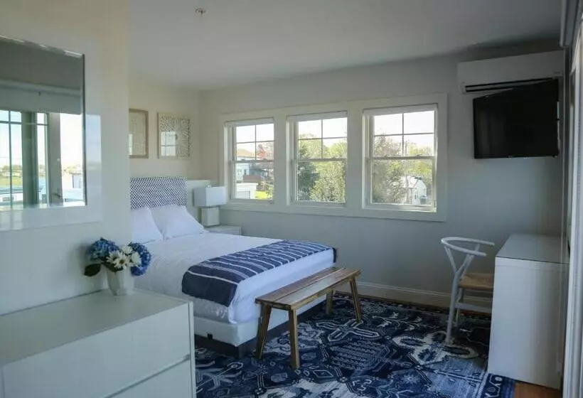 ホテル The Sea Breeze Inn