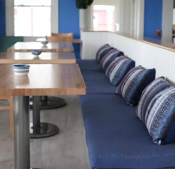 ホテル The Sea Breeze Inn