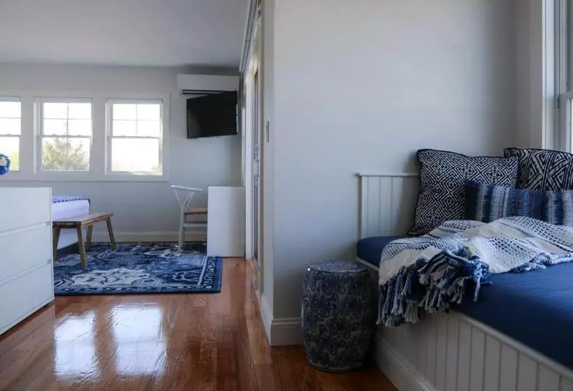 ホテル The Sea Breeze Inn