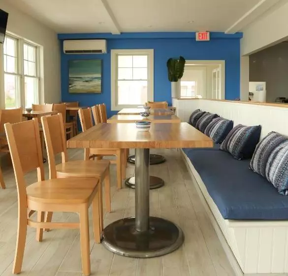 ホテル The Sea Breeze Inn