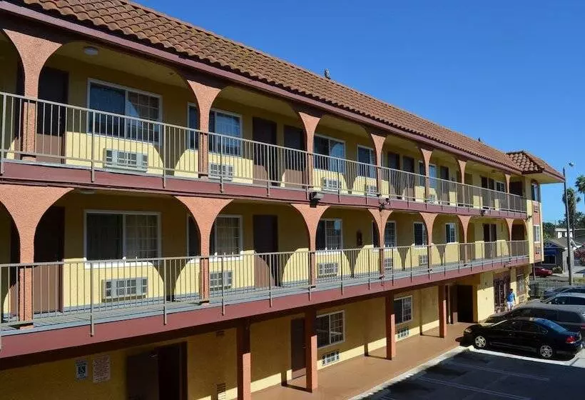 مُتل Cloud 9 Inn Lax