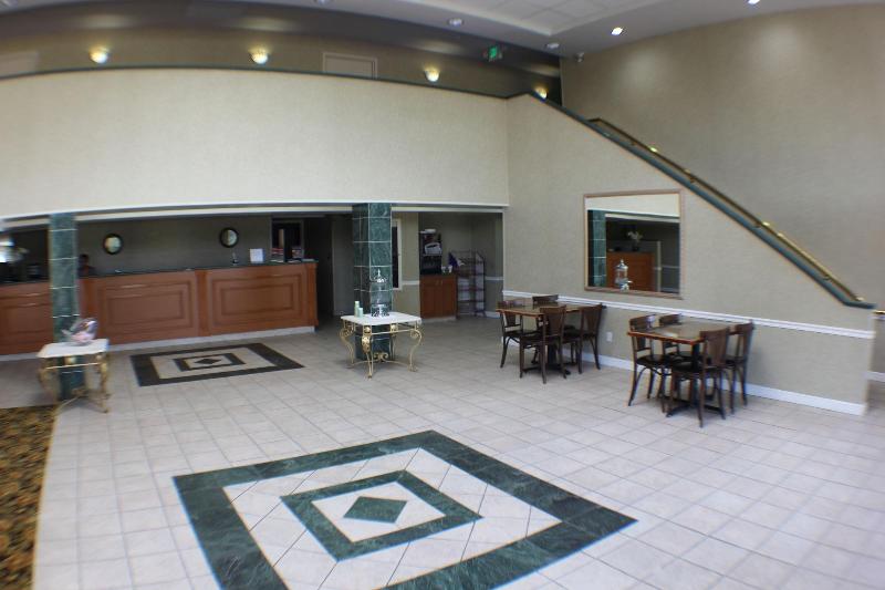 فندق على الطريق The Garden Inn