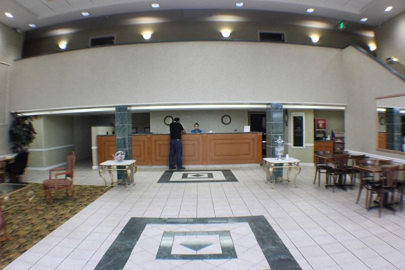 فندق على الطريق The Garden Inn