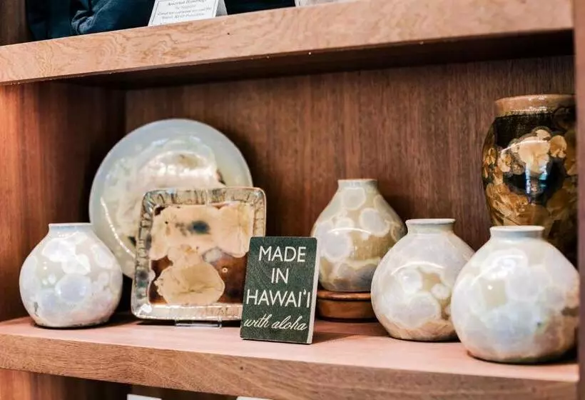 Lomakeskus Kilauea Lodge And Restaurant