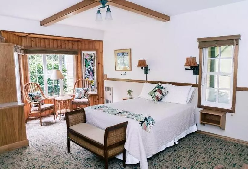 Lomakeskus Kilauea Lodge And Restaurant