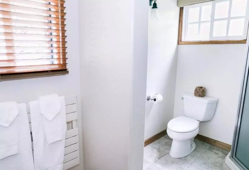 Lomakeskus Kilauea Lodge And Restaurant