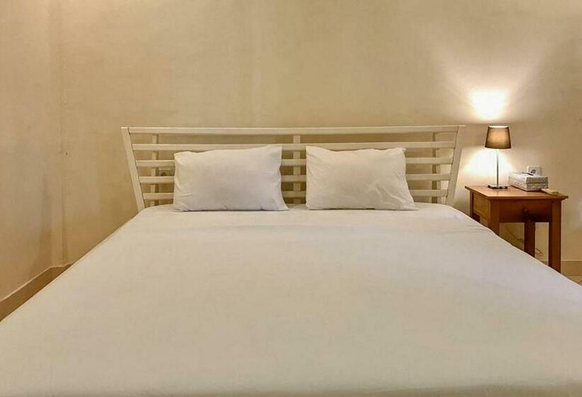 בית מלון כפרי Dewi Ayu 2 Accomodation Redpartner