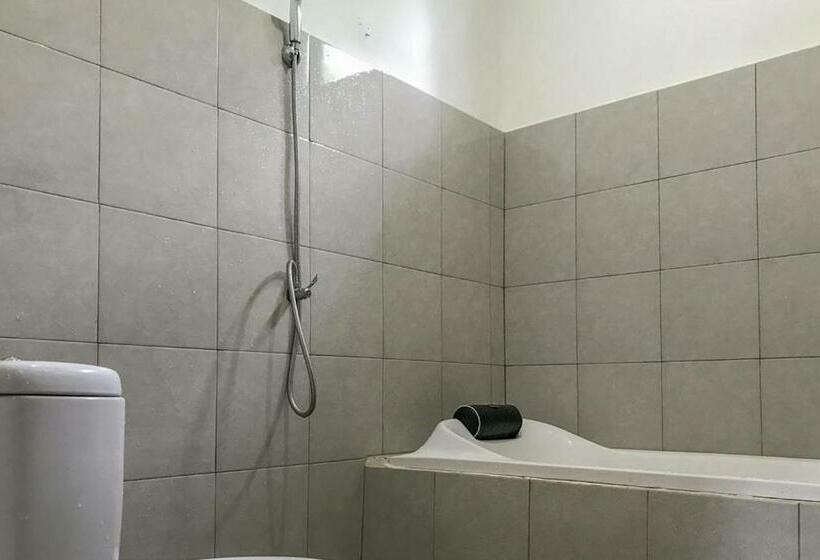 בית מלון כפרי Dewi Ayu 2 Accomodation Redpartner