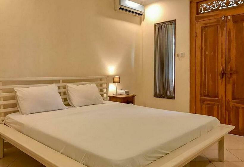 בית מלון כפרי Dewi Ayu 2 Accomodation Redpartner