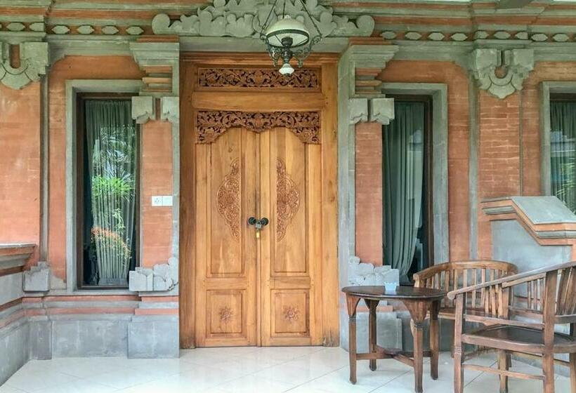 בית מלון כפרי Dewi Ayu 2 Accomodation Redpartner