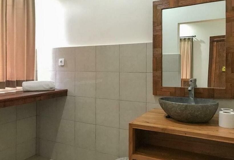 בית מלון כפרי Dewi Ayu 2 Accomodation Redpartner