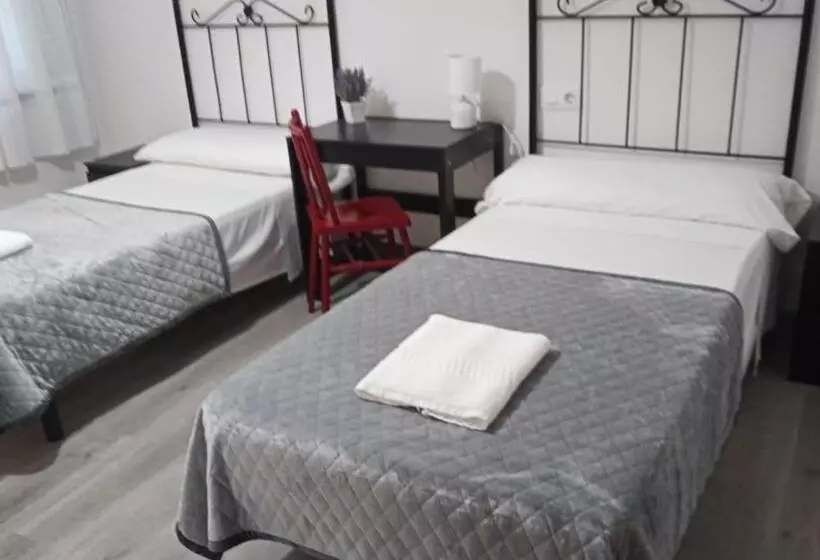 ホテル Hostal San Cristobal   Pontedeume