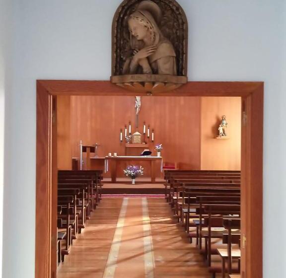 هتل Hostal San Cristobal Pontedeume