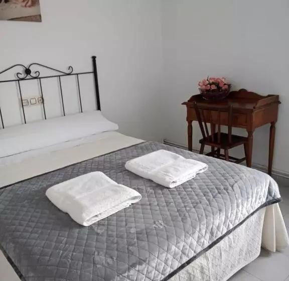 ホテル Hostal San Cristobal   Pontedeume