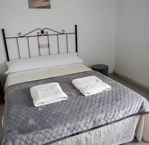 ホテル Hostal San Cristobal   Pontedeume