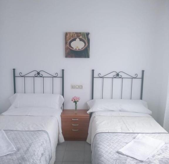 هتل Hostal San Cristobal Pontedeume