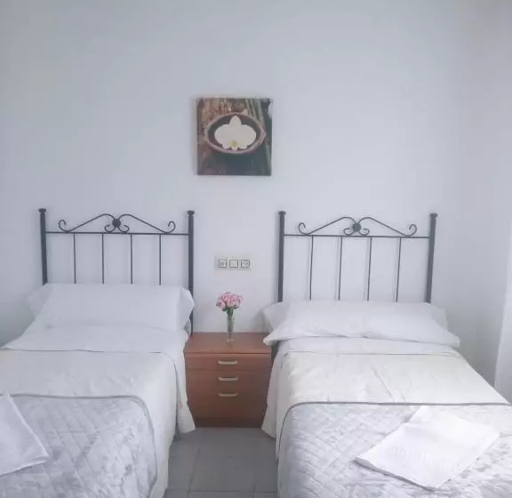 ホテル Hostal San Cristobal   Pontedeume