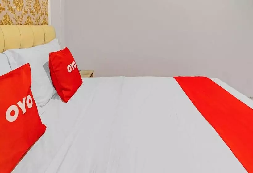 Hotelli Oyo 90793 Btc Guest House Syariah