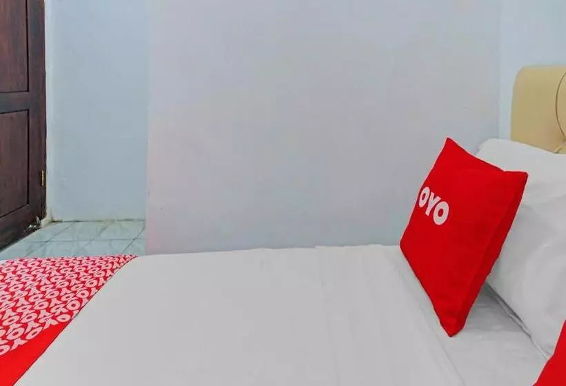 Hotelli Oyo 90793 Btc Guest House Syariah
