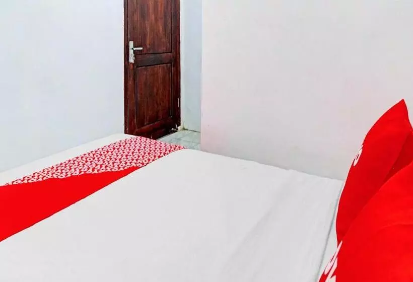 Hotelli Oyo 90793 Btc Guest House Syariah